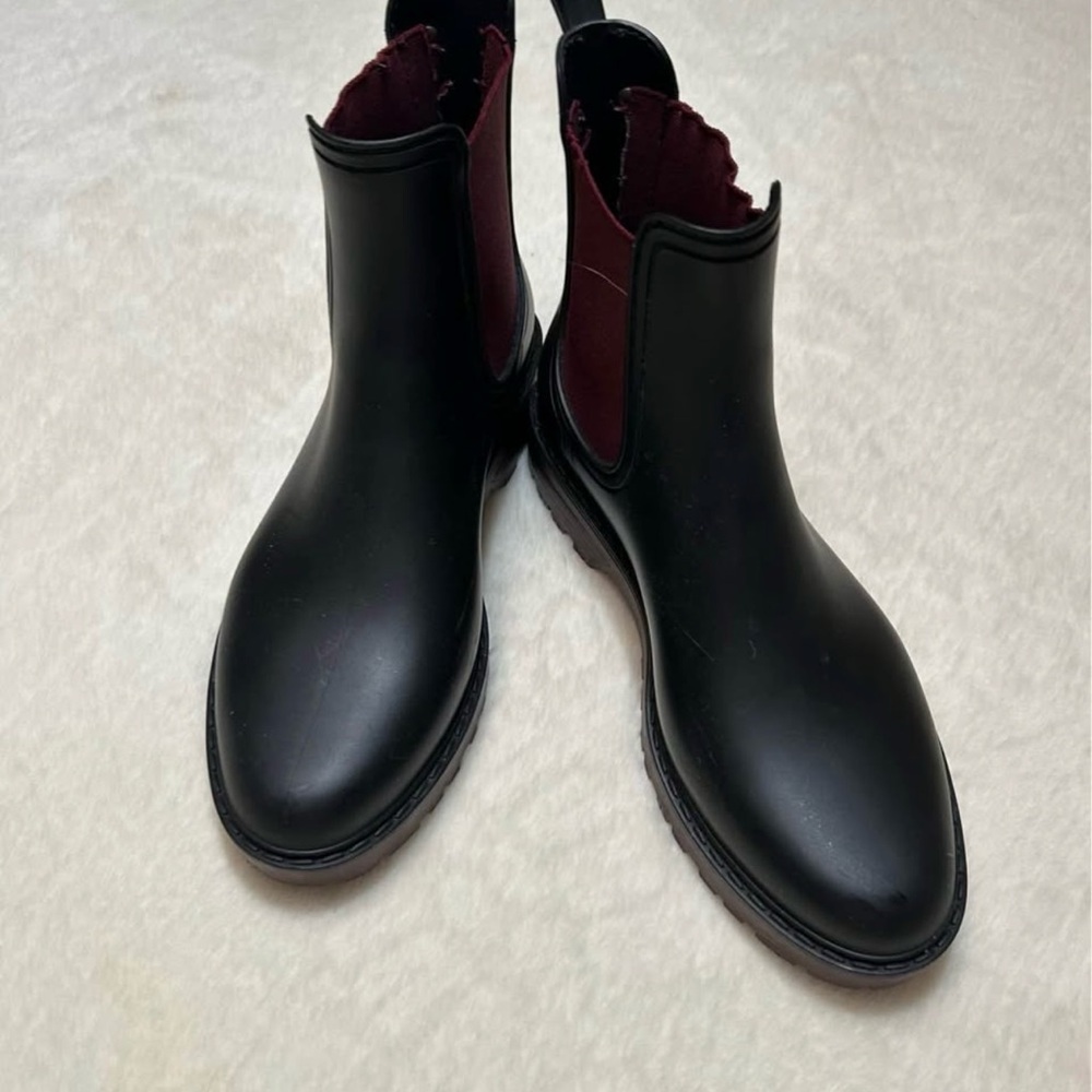 Women's Igor Black and Burgundy Chelsea Rain Boots